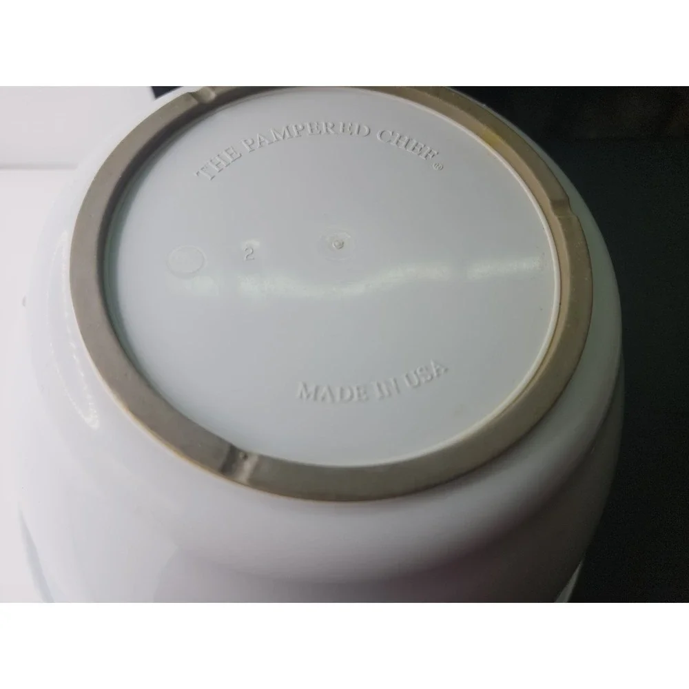 Pampered Chef  Large 10